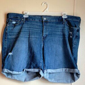 LEVI STRAUSS & CO Denim Plus Mid Rise Mid Length Distressed Shorts Size 24W NWOT